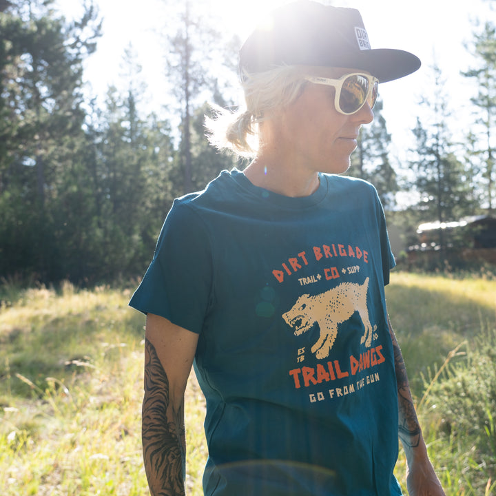 WOMEN'S TRAIL DAWGS SUMMER TEE (Atlantic)